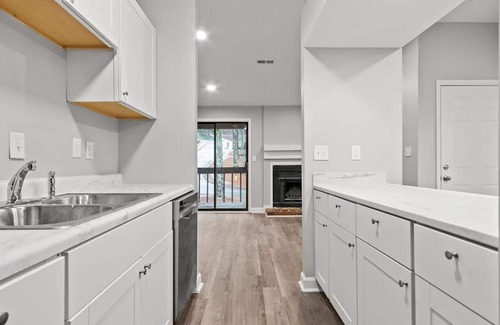 Huntsville Apartment | Spacious and Fully Renovated 2 BR, 1 RR