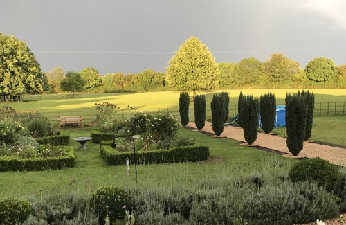 Middleton Stoney Apartment | Spacious and elegant apartment in country house only 5min to Bicester Village