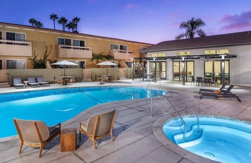 Solana Beach Apartment | Spacious and Modern Studio with Balcony and Outdoor Pool