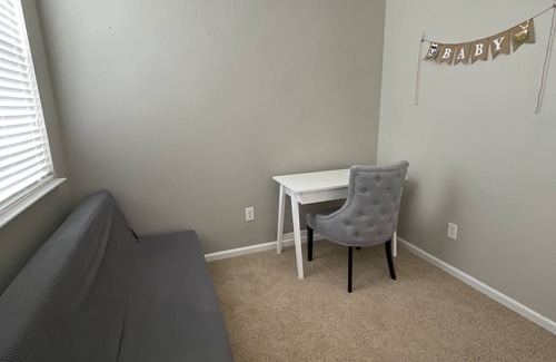 Sparks House | Spacious and Modern 4 bed 2.5 bath home, 3000 sq feet home for Monthly Rental