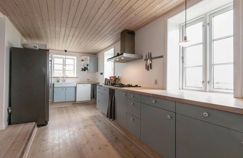 Listed House | Spacious and modernized vacation home with two floors and sea view.