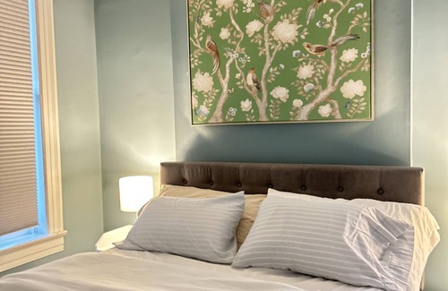 Benton Park Apartment | Spacious and pet friendly apartment in historical and central location