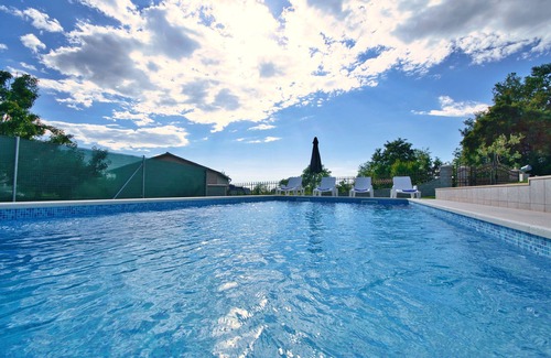 Zabrezani Villa | Spacious and private pool Villa, parking, wifi, fenced