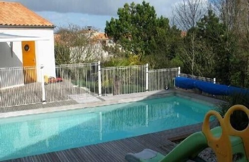 Angoulins House | Spacious and quiet house with heated pool in Angoulins