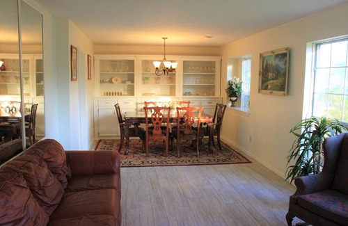 Taylor Lake Village House | Spacious and relaxing 4-bedroom Coastal House