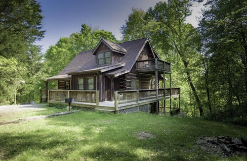 Helmsburg Cabin | Spacious and Secluded Cabin with Outdoor Hot tub!