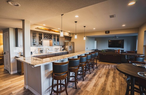 Arvada House | Spacious and Stunning 4500 sq ft House in Arvada, Colorado