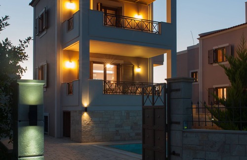Adele Villa | Spacious and stylish PRVT pool villa in nature