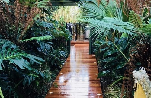 Barwon Heads House | Spacious and unique beach cottage for relaxing getaways