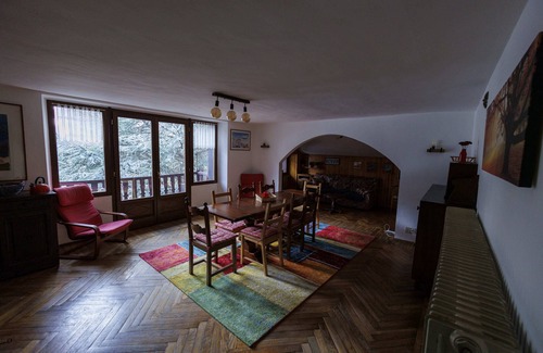 Courmayeur Apartment | Spacious apartment a few steps from the beautiful ski slopes of Courmayeur