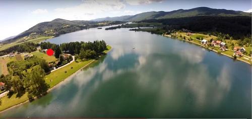 Ogulin House | Spacious Apartment "Ana" on lake Sabljaci