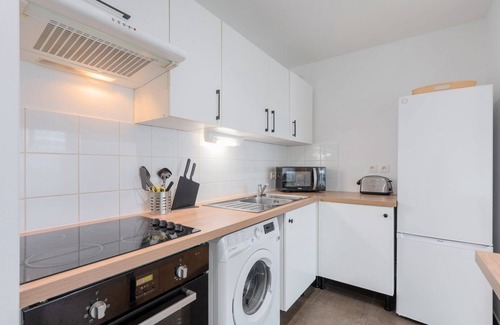 Saint-Maurice Pellevoisin Apartment | Spacious apartment with parking and balcony!