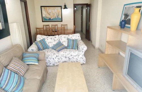 Isla Cristina Apartment | Spacious Apartment in Isla Cristina near Beaches, 115 m²