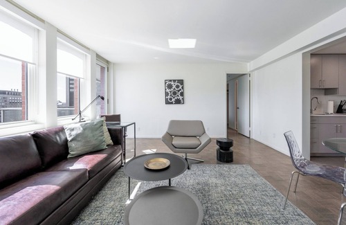 Prudential - St. Botolph Apartment | Spacious Apartment in Luxury Back Bay Building