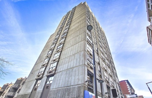 Shaughnessy Village Apartment | Spacious Apartment near McGill