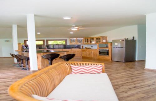 Mahe Island Apartment | Spacious apartment with sea view, Au Cap, 124 m²