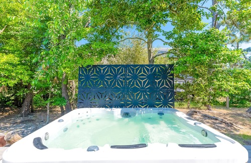 Ocean Bay Park House | Spacious beach cottage with private pool, hot tub, outdoor area & amazing suite