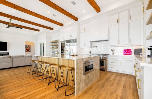 Galveston House | Spacious beachfront retreat with stunning ocean views
