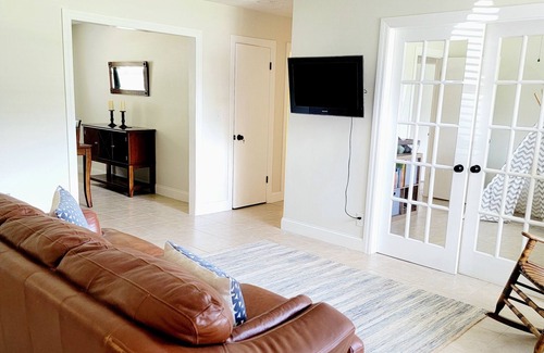 St. Augustine South House | Spacious brick home in St. Augustine South. Pet friendly! 20 min from the beach!