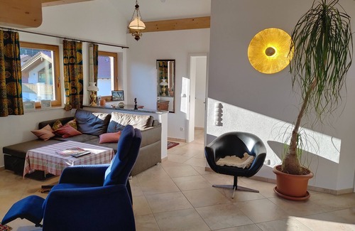 Prien am Chiemsee Apartment | Spacious, bright apartment on the top floor, 92 sqm, balcony with mountain view