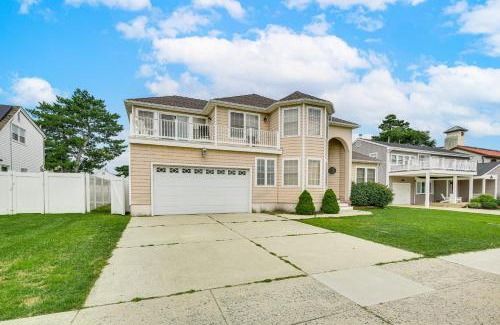 Southend House | Spacious Brigantine Home about 1 Block to Beach!