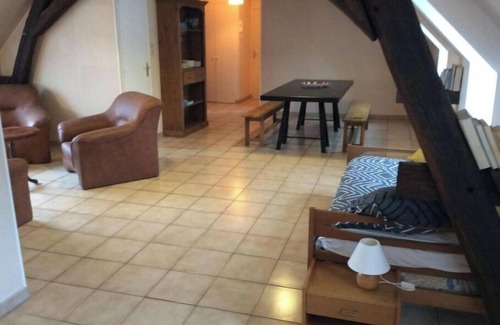 Tonnerre Apartment | Spacious, bright apartment in the city center