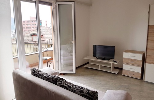 Vacallo Apartment | Spacious, bright studio - Balcony, Panoramic View, Free Parking