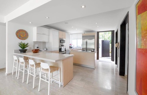 Dorado Pueblo Villa | Spacious Bright Villa Bechara Dorado Beach Resort