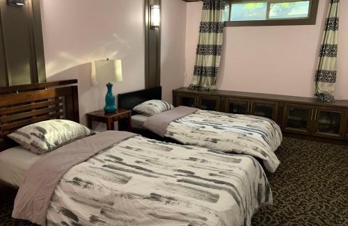 Burnaby House | Spacious Burnaby Guest Home