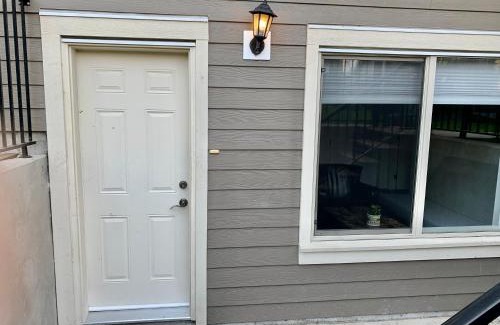 Burnaby House | Spacious Burnaby Guest Home