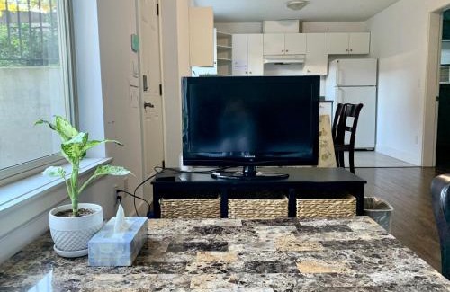 Burnaby House | Spacious Burnaby Guest Home