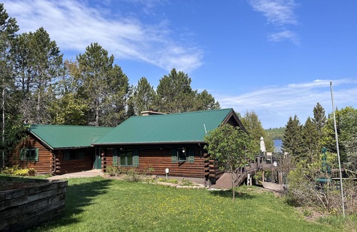 Lutsen Cabin | Spacious cabin with beautiful sunset views on Caribou Lake