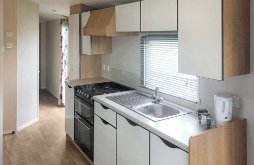 Skegness House | Spacious caravan with one double and two twin.