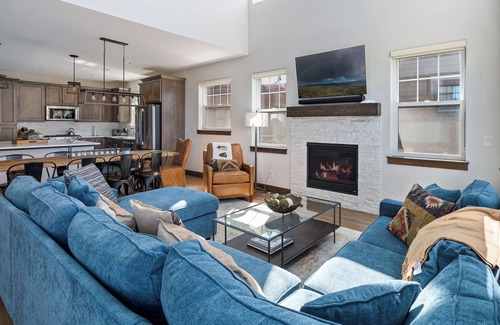 Rendezvous House | Spacious chalet w/3 king suites, hot tub & views