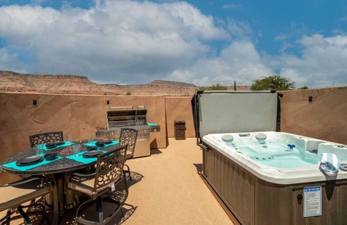 Virgin RV Rental | Spacious Cliff Dwelling Near Zion – 10 Min Drive