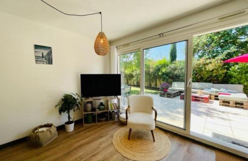 La Rochelle Apartment | Spacious cocoon with pool in La Rochelle