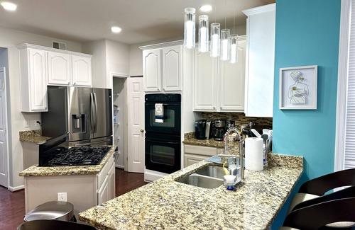 Bennsville House | Spacious comfy Home in White Plains/Waldorf close to DC and National harbor