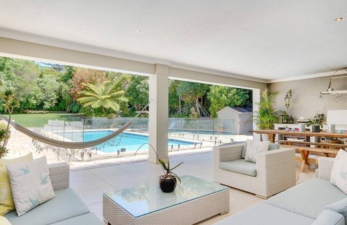 Constantia House | Spacious Constantia family home