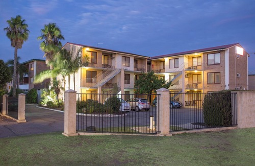 Rivervale Apartment | Spacious & Cosy Self-contained Apartment