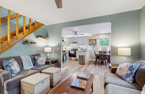 Gloversville Cottage | Spacious cottage with deck, kayaks, private beach - in ADK Park