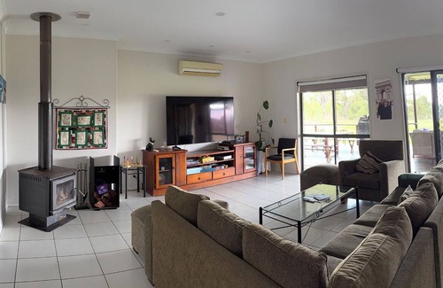 Mount Tully House | Spacious Country Home