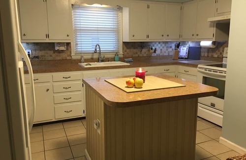 Nicholasville House | SPACIOUS country home, Sleeps 6 adults