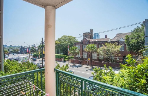 Redfern Apartment | Spacious & Cozy APT@Heart of Redfern Closes to CBD
