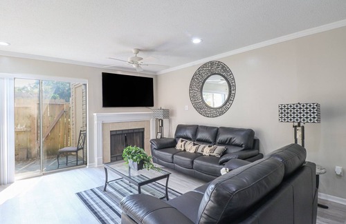 Mobile Condo | Spacious Cozy Condo! Perfect for longer stays