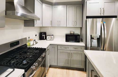 Garden Grove House | Spacious cozy Home newly remodeled close to Disneyland and Beach