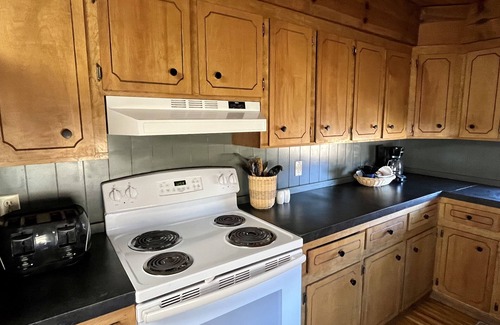 Mountain View Cabin | Spacious, cozy retreat on the White River, minutes from the trails and caverns.