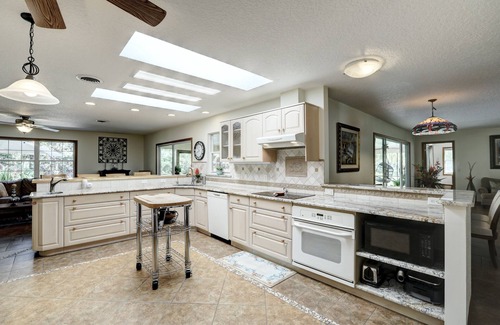Vero Beach House | Spacious Custom Home on fully landscaped large lot. Hot tub, gazebos, etc.