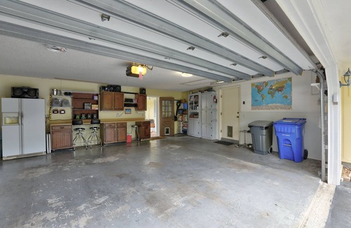 Vero Beach House | Spacious Custom Home on fully landscaped large lot. Hot tub, gazebos, etc.