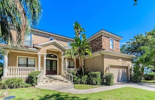 Davis Islands House | Spacious Davis Island Home, minutes away from downtown Tampa and Amalie Arena!