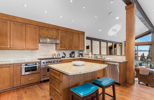 Lake Forest Cabin | Spacious Dollar Point Home| Lake Tahoe Views| Pool Table| Private Hot Tub